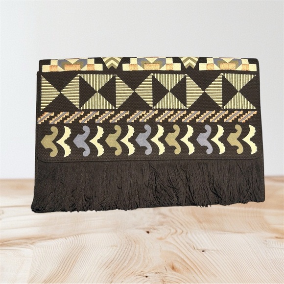 Stella & Dot Taj clutch - Picture 1 of 5